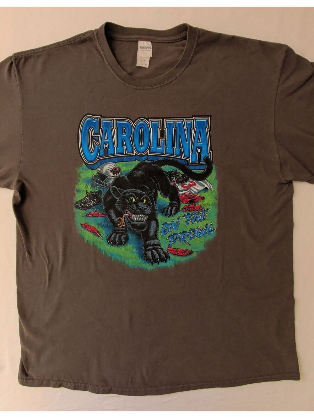Vintage Gildan XL Carolina On The Prowl Graphic T-Shirt